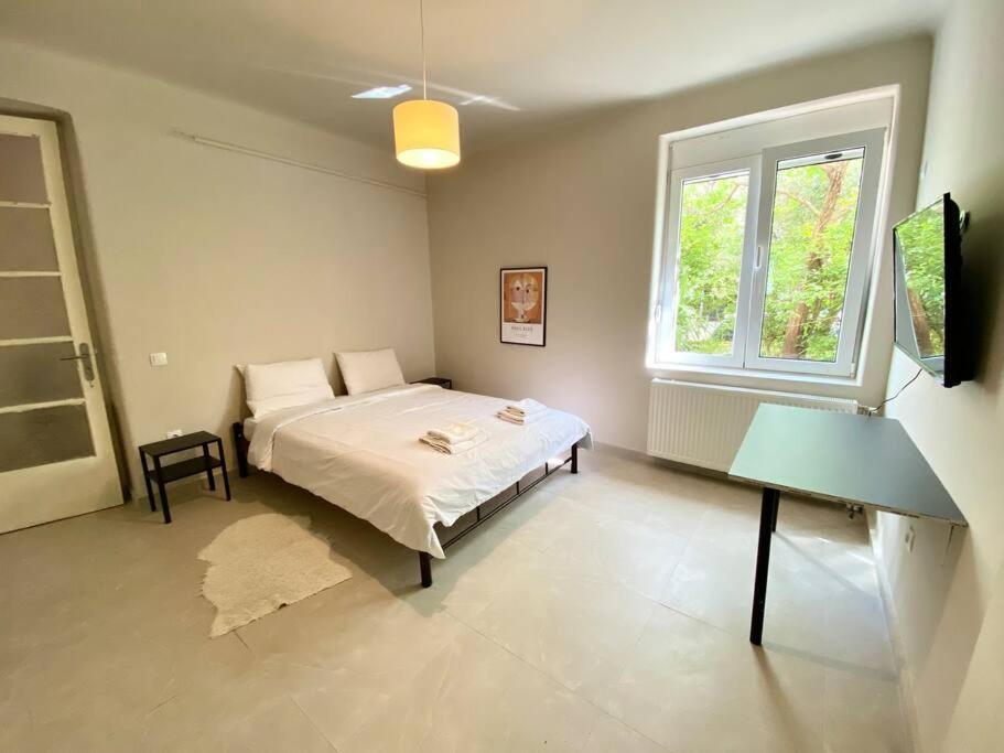 אתונה Amazon Spacious 3Bedroom Premium Neighbourhood מראה חיצוני תמונה